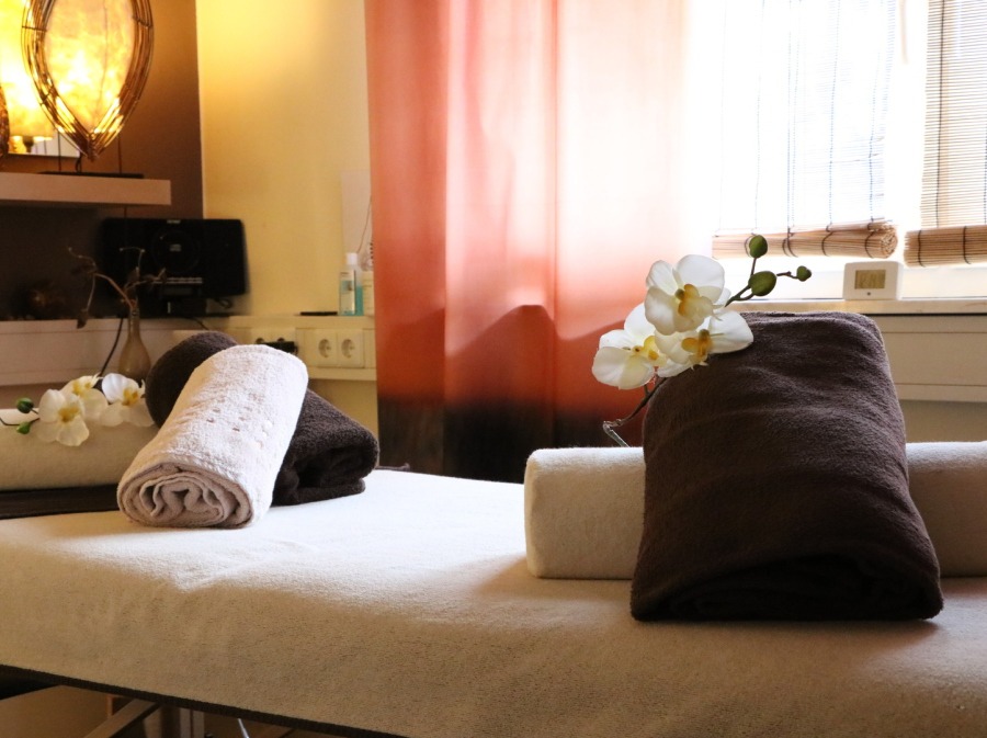 Wellnessraum mit entspannter Atmosphäre