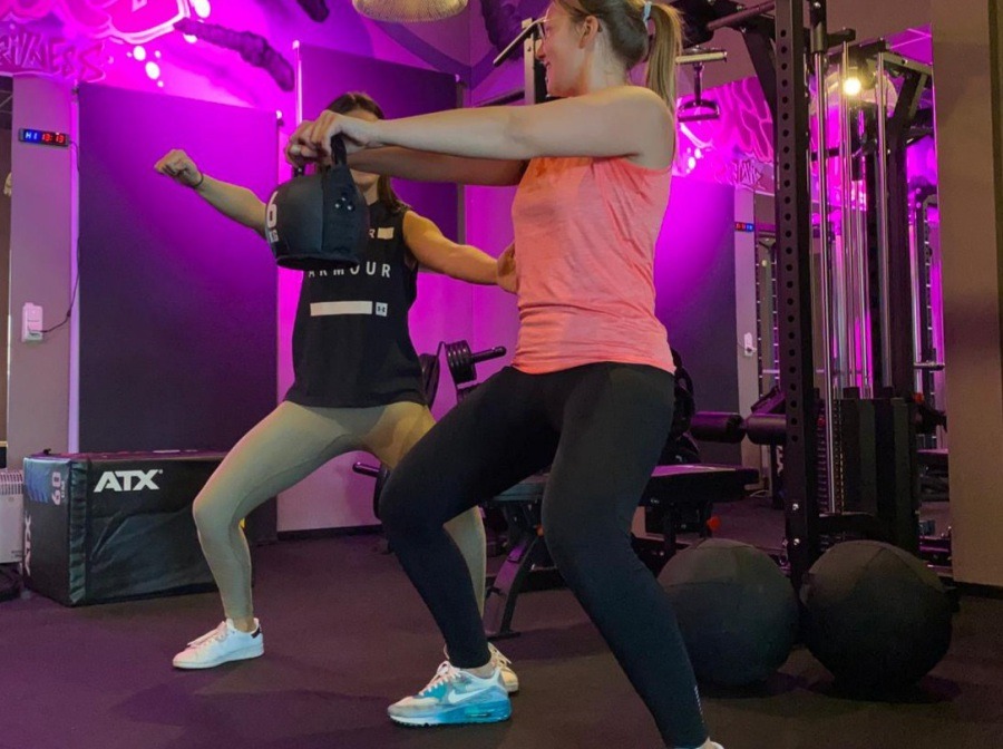 Frauen beim funktionellen Training